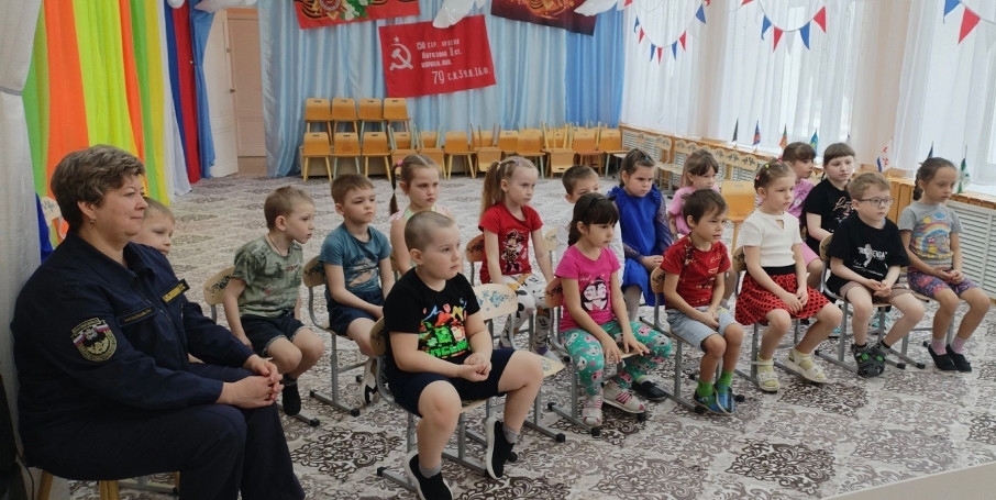 Беседа с воспитанниками по Пожарной безопасности. Беседа с воспитанниками по Пожарной безопасности.